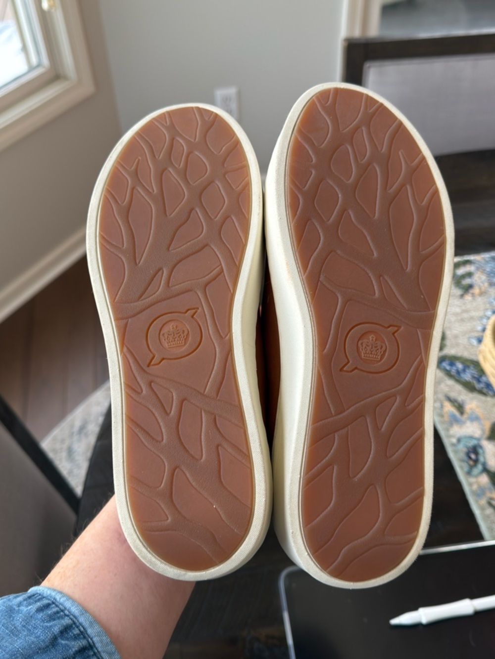 Born Leather Slip-On Women’s Size 9 – Comfortable Casual Sneakers - Picture 5 of 5